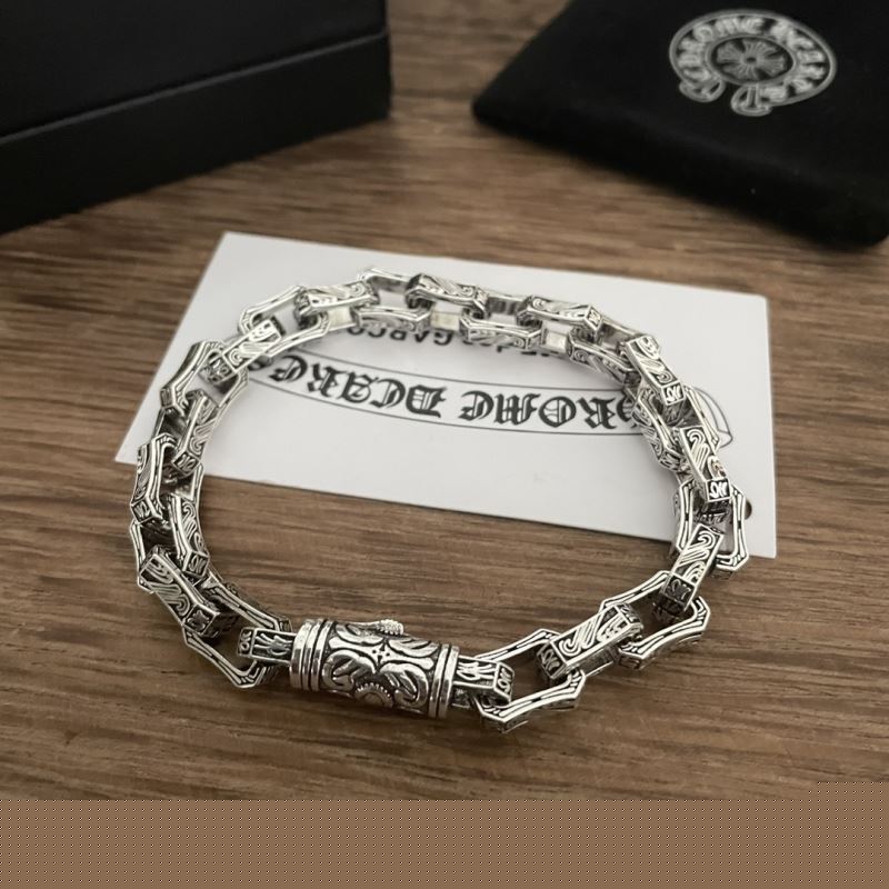 Ch**me He**ts necklaces